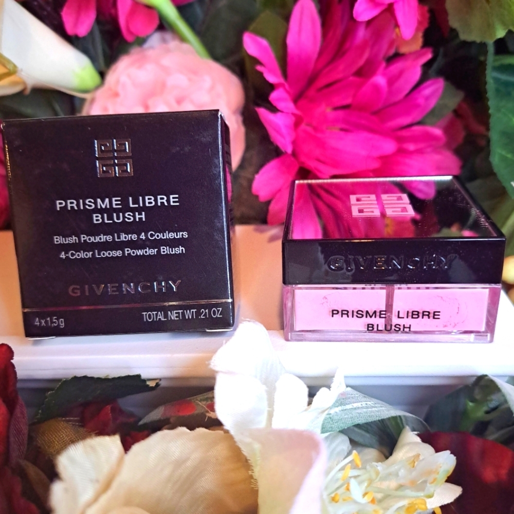Shade# 01 Givenchy prisme Libre 4 color loose powder blush